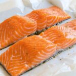 Découvrez la véritable recette du saumon en papillote cuit au four